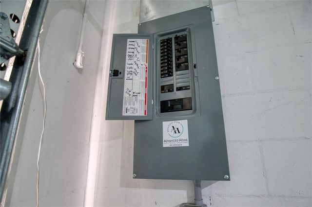 66 OAKLAND HILLS CT, Rotonda West, FL 33947