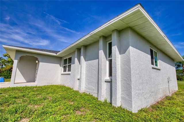 66 OAKLAND HILLS CT, Rotonda West, FL 33947