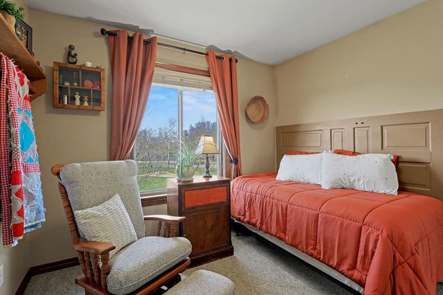 12616 E Cherry Creek Ct, Wichita, KS 67207