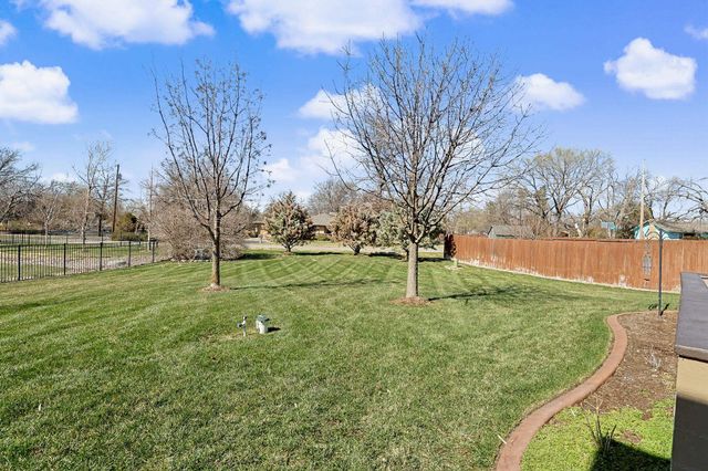 12616 E Cherry Creek Ct, Wichita, KS 67207