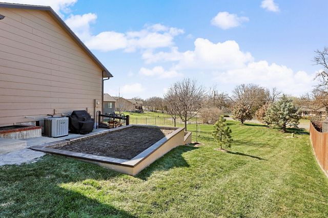 12616 E Cherry Creek Ct, Wichita, KS 67207