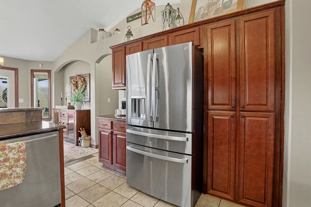 12616 E Cherry Creek Ct, Wichita, KS 67207