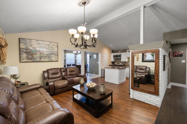 2522 Brady Lane, Grand Prairie, TX 75052