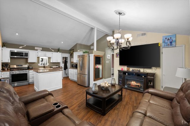 2522 Brady Lane, Grand Prairie, TX 75052