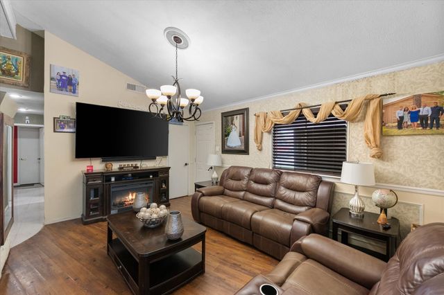 2522 Brady Lane, Grand Prairie, TX 75052