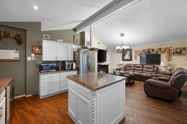 2522 Brady Lane, Grand Prairie, TX 75052