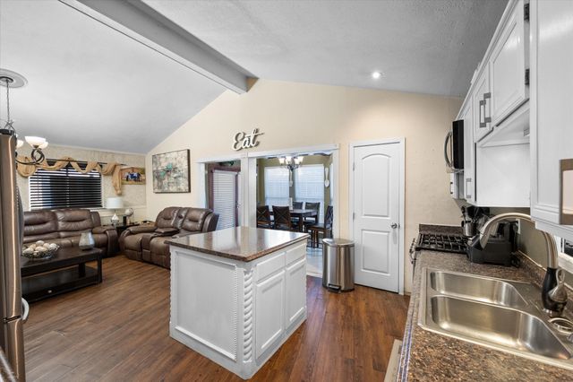 2522 Brady Lane, Grand Prairie, TX 75052