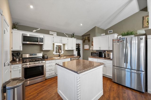 2522 Brady Lane, Grand Prairie, TX 75052