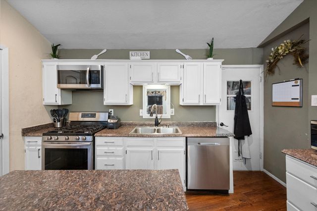 2522 Brady Lane, Grand Prairie, TX 75052