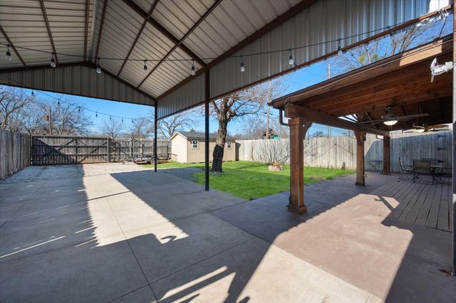 2522 Brady Lane, Grand Prairie, TX 75052
