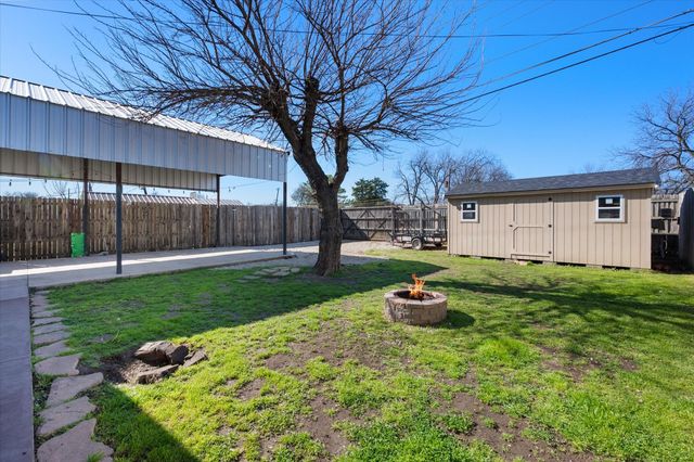 2522 Brady Lane, Grand Prairie, TX 75052