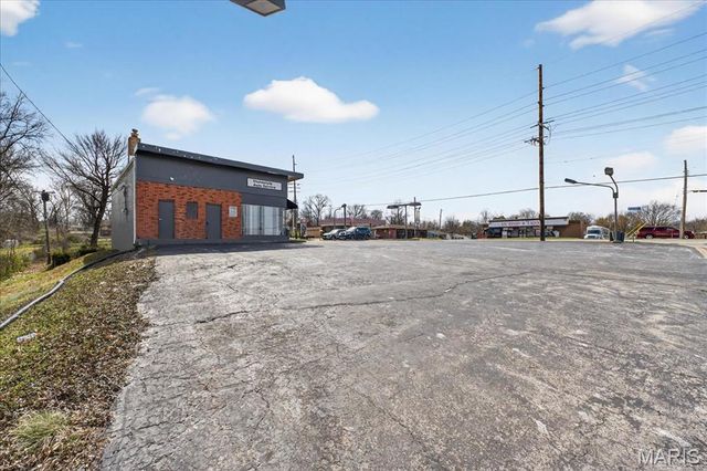 3166 Ashby Road, St Ann, MO 63074