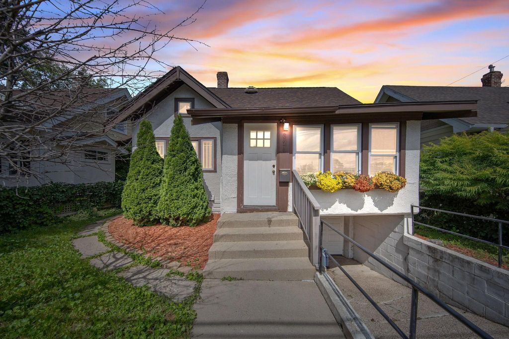 624 E 36th Street, Minneapolis, MN 55407