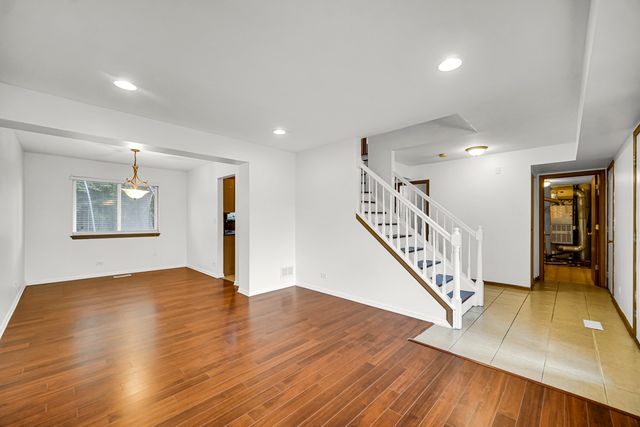 1001 Martingale Lane, Round Lake Beach, IL 60073