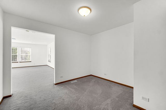 1001 Martingale Lane, Round Lake Beach, IL 60073