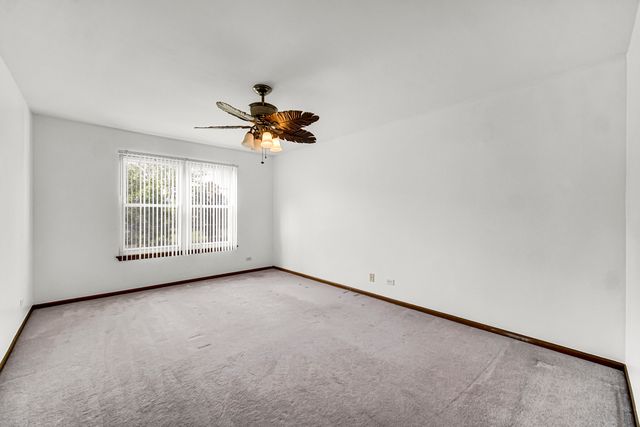 1001 Martingale Lane, Round Lake Beach, IL 60073