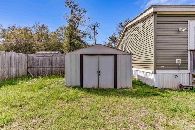 5144 Pauline St, Milton, FL 32583