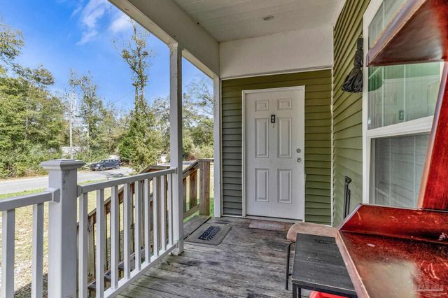 5144 Pauline St, Milton, FL 32583