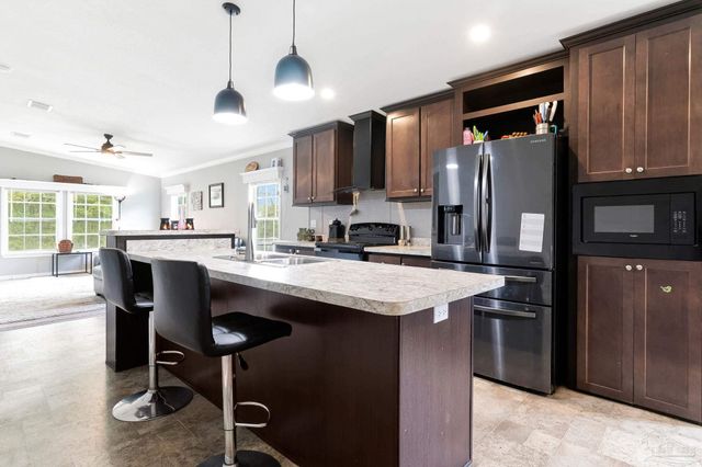 5144 Pauline St, Milton, FL 32583