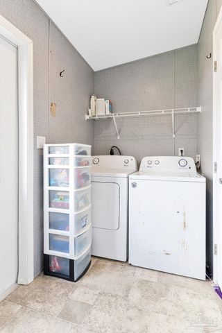 5144 Pauline St, Milton, FL 32583