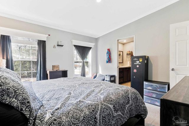 5144 Pauline St, Milton, FL 32583