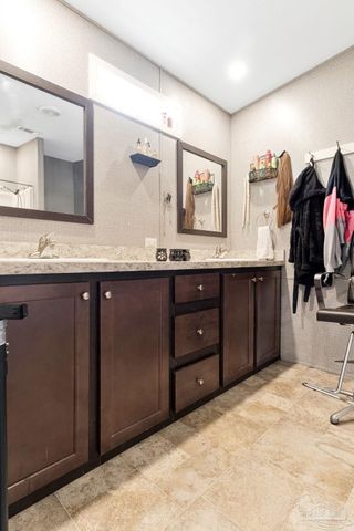 5144 Pauline St, Milton, FL 32583