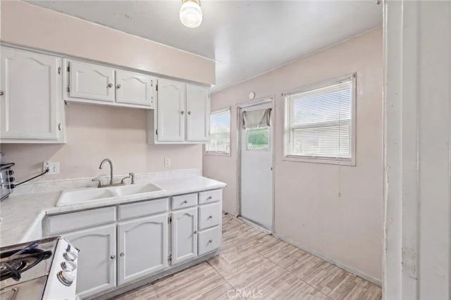 1903 N Grape Avenue, Compton, CA 90222