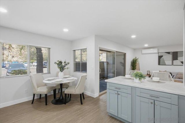 5533 Adobe Falls Rd 3, San Diego, CA 92120