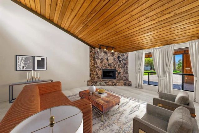 11915 Fuerte Vista Lane, El Cajon, CA 92020