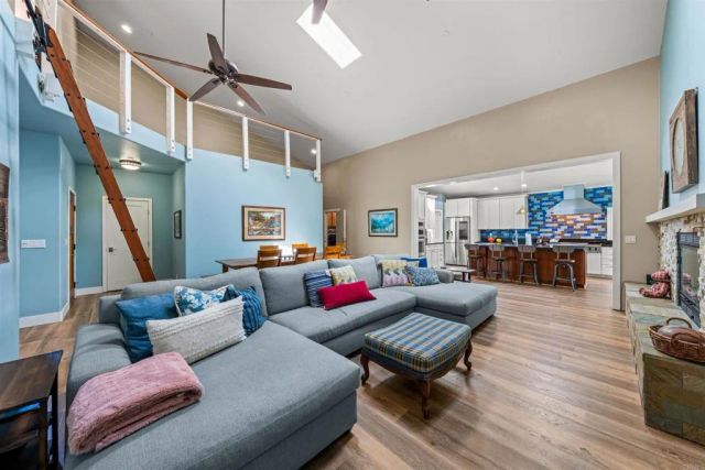 11915 Fuerte Vista Lane, El Cajon, CA 92020