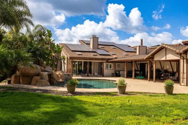 11915 Fuerte Vista Lane, El Cajon, CA 92020