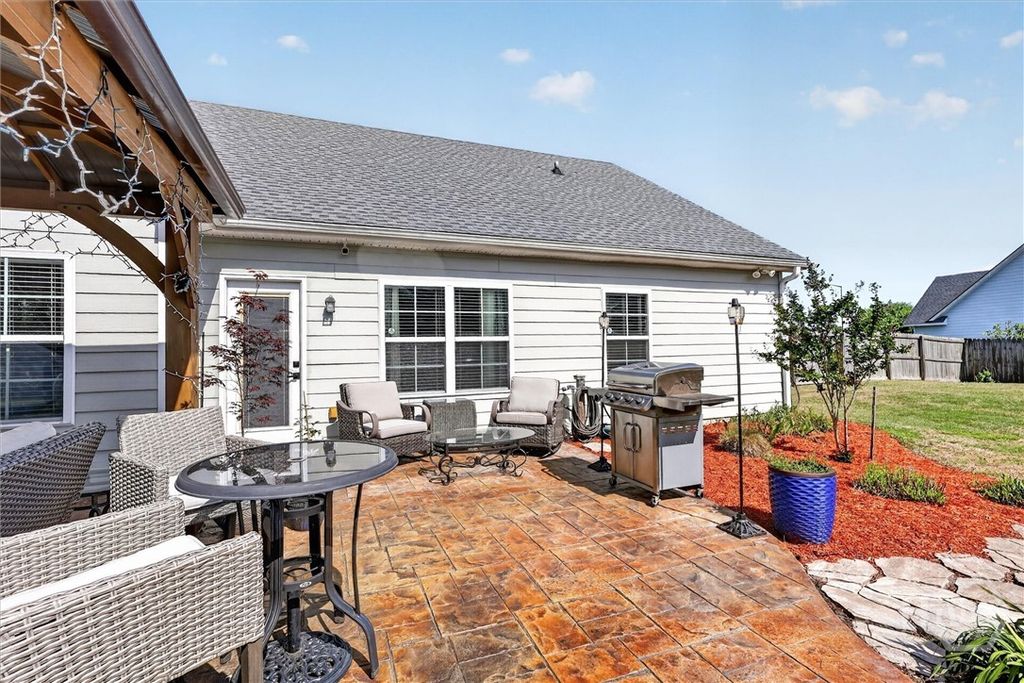 Image 12 of property listing at 405 Peachtree Drive, Rincon, GA 31326