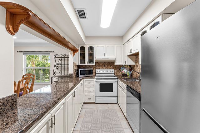99 Seabreeze Avenue 2, Delray Beach, FL 33483