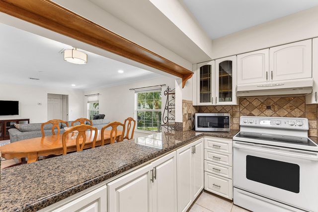 99 Seabreeze Avenue 2, Delray Beach, FL 33483
