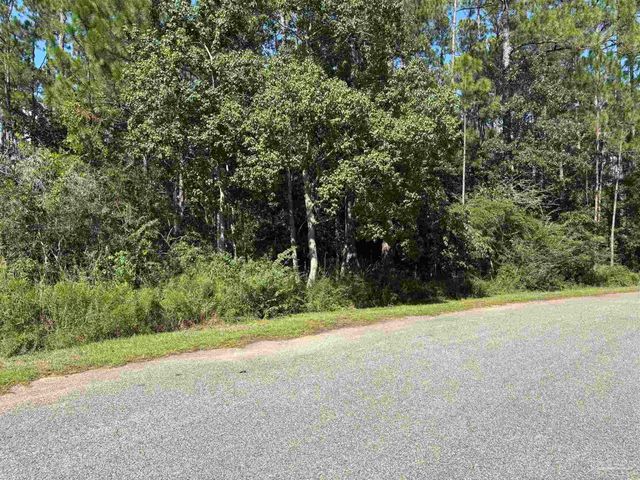 4568 Bayside Dr, Milton, FL 32583