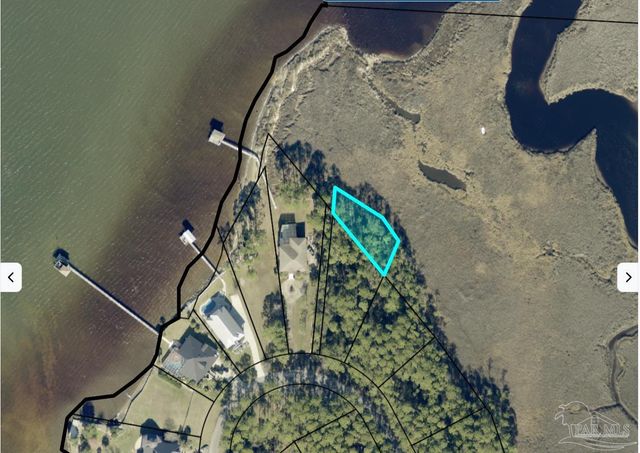 4568 Bayside Dr, Milton, FL 32583