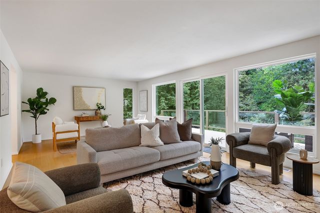 18204 NE 179th Street, Woodinville, WA 98072