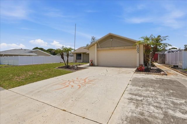 1203 W REDBUD STREET, Plant City, FL 33563