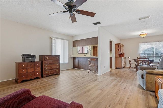 1203 W REDBUD STREET, Plant City, FL 33563
