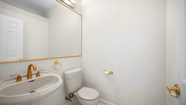 917 Royal Dublin Lane, Dyer, IN 46311