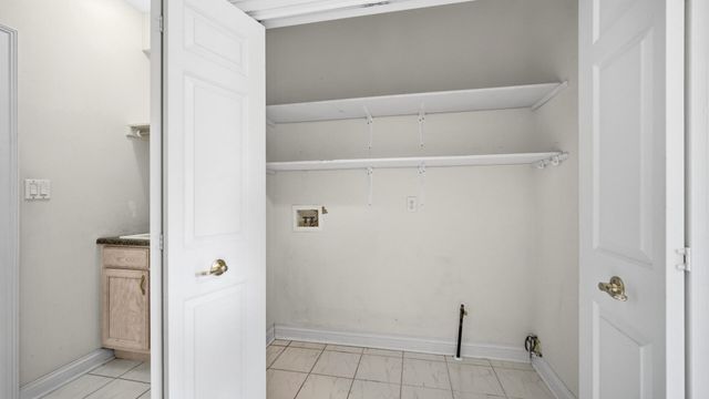 917 Royal Dublin Lane, Dyer, IN 46311