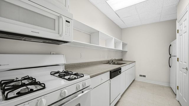 917 Royal Dublin Lane, Dyer, IN 46311