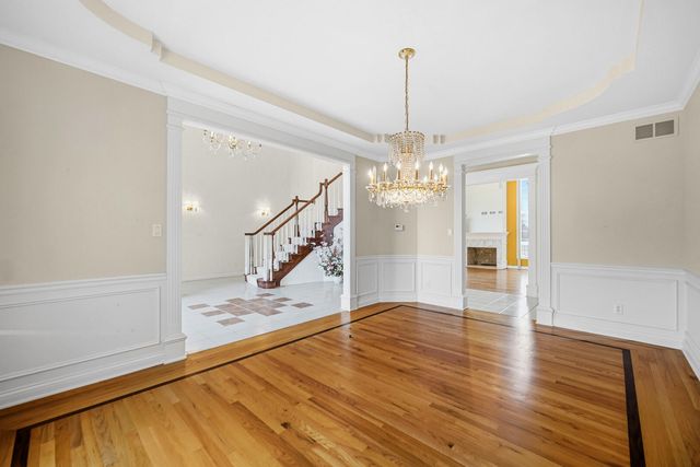 917 Royal Dublin Lane, Dyer, IN 46311