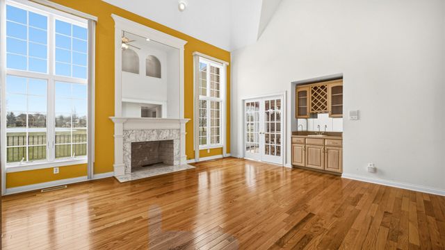 917 Royal Dublin Lane, Dyer, IN 46311