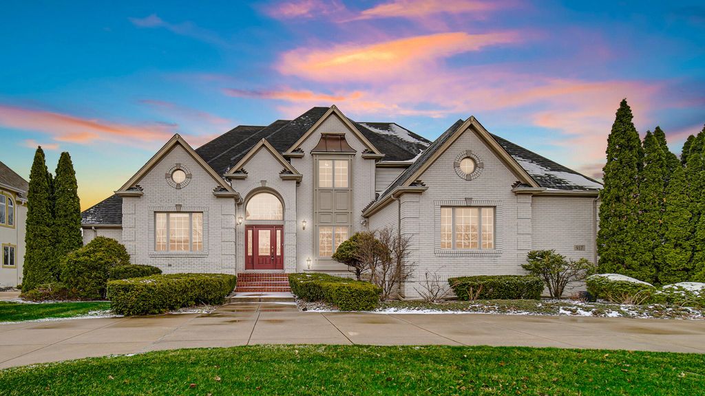 917 Royal Dublin Lane, Dyer, IN 46311