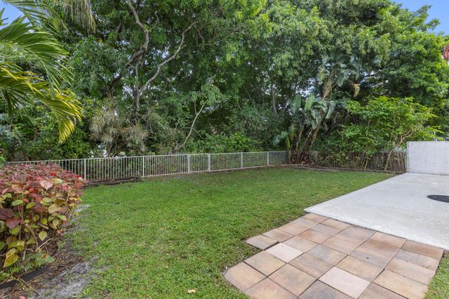 7469 Kingsley Court, Lake Worth, FL 33467