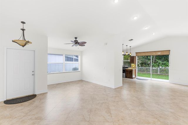 7469 Kingsley Court, Lake Worth, FL 33467