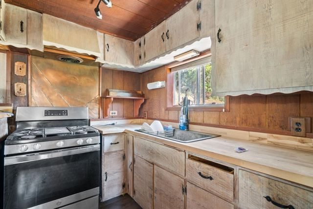 7025 Glen Haven Road, Soquel, CA 95073