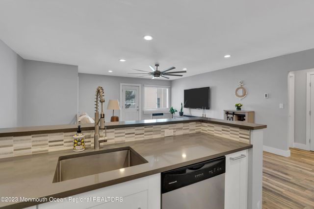 260 Ocean Avenue 17B, Sea Bright, NJ 07760