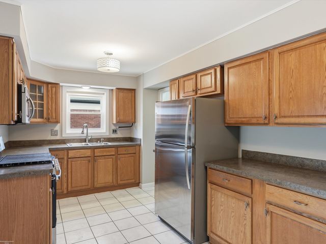 35323 Simco Drive, Clinton Twp, MI 48035